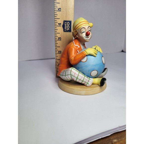 Vintage Lefton China Collectables 4.5" Clown Holding Ball Hand Painted 02355 - Picture 5 of 8